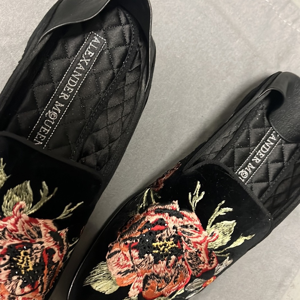 Alexander McQueen Velvet Embroidered Rhinestone Flats/Slipper Size 8 NWT - Picture 6 of 9